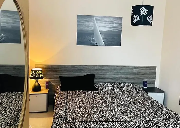 公寓 Rose Garden 10 *