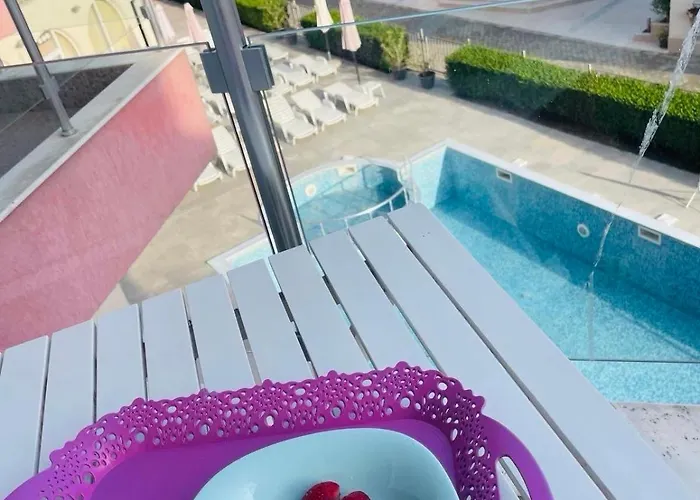 Rose Garden 10 阳光海滩