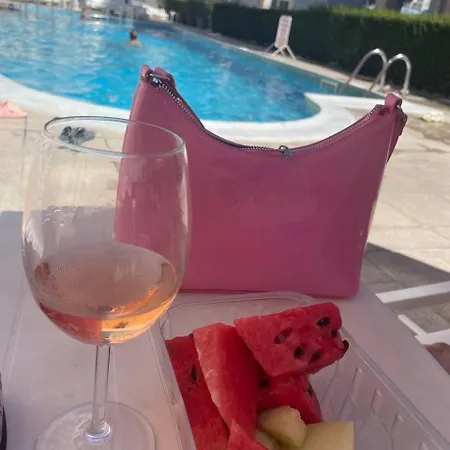 Rose Garden Apartment 10 *