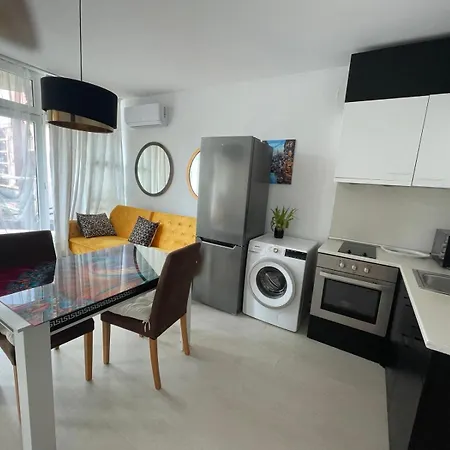 Rose Garden Apartment 10
