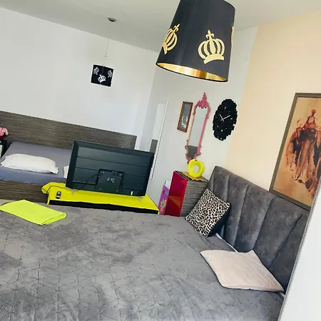 Rose Garden Apartment 10